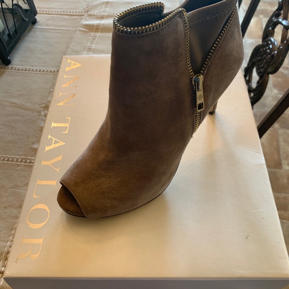 Ann Taylor Tonya Zipper Bootie New In Box Size 7.5
